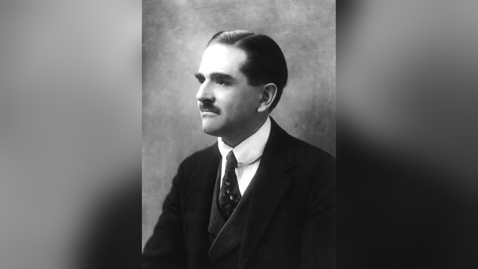 Raymond Roussel image.